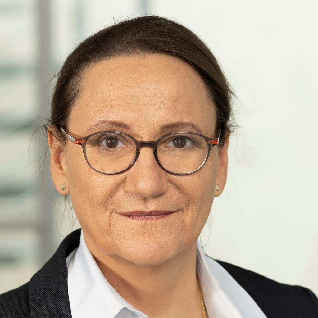 Porträtfoto einer Referentin des Digital-Kompass auf Seiten der BAGSO, Bettina Kloppig